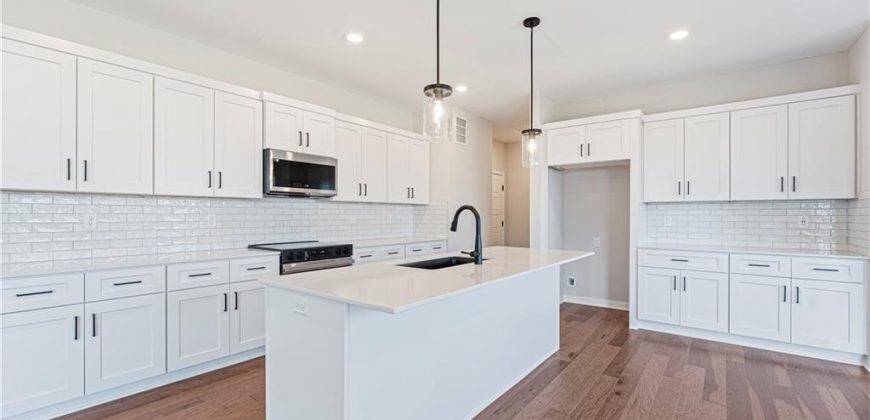 Homes for Sale in Kansas City, MO 64157 | 11115 N Glenwood Avenue