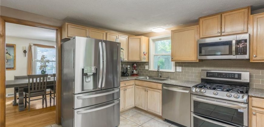 Homes for Sale in Kansas City, MO 64152 | 6607  QUAIL RUN Drive