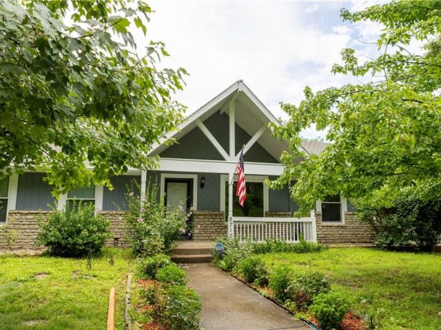 Homes for Sale in Parkville, MO 64152 | 5710 NW Raintree Drive