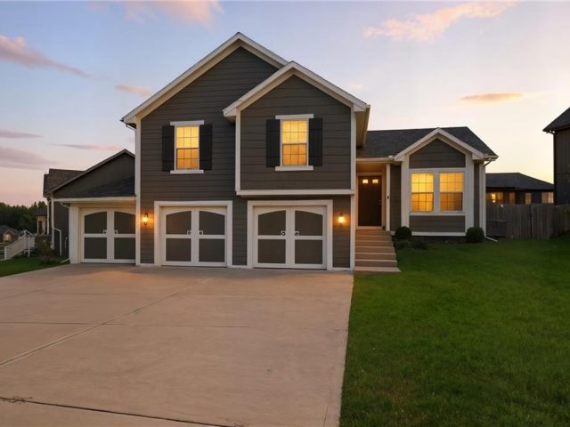 Homes for Sale in Kearney, MO 64060 | 1043 E 14th Street