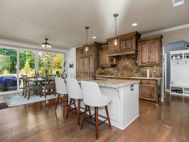 Homes for Sale in Parkville, MO 64152 | 9726  Apple Blossom Lane