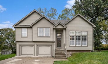 Homes for Sale in Kansas City, MO 64154 | 8779 N Hull Avenue