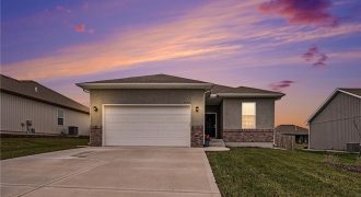 Homes for Sale in Kansas City, MO 64154 | 9458 N Lenox Avenue