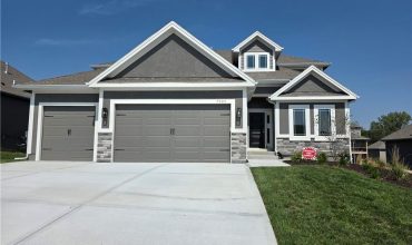 Homes for Sale in Kansas City, MO 64156 | 7004 NE 102nd Court