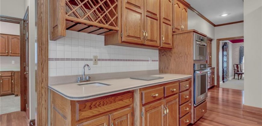 Homes for Sale in Gladstone, MO 64119 | 7605 N Chestnut Avenue