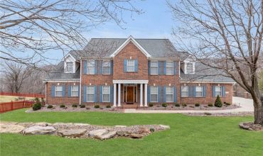 Homes for Sale in Gladstone, MO 64119 | 7605 N Chestnut Avenue