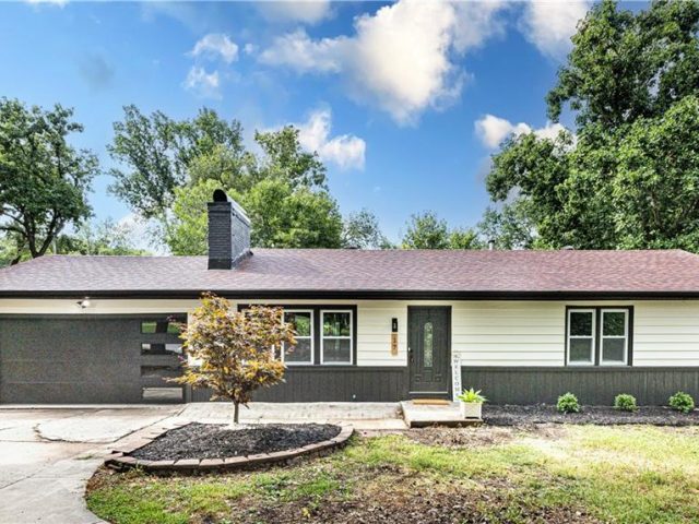 Homes for Sale in Kansas City, MO 64116 | 17  Briarcliff Road