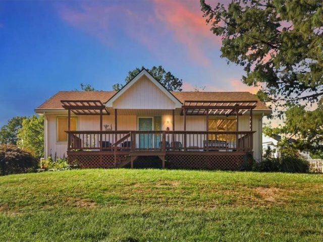 Homes for Sale in Pleasant Valley, MO 64068 | 7008 N Elm Street