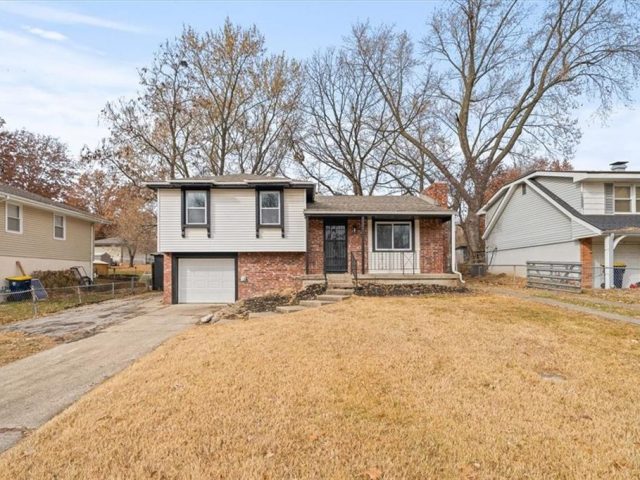 Homes for Sale in Kansas City, MO 64119 | 5412 NE 56th Place