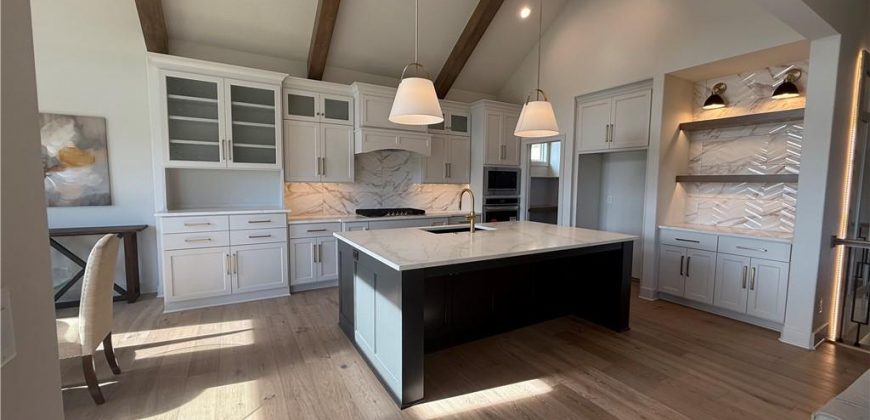 Homes for Sale in Riverside, MO 64150 | 4604 NW Luna Piena Way