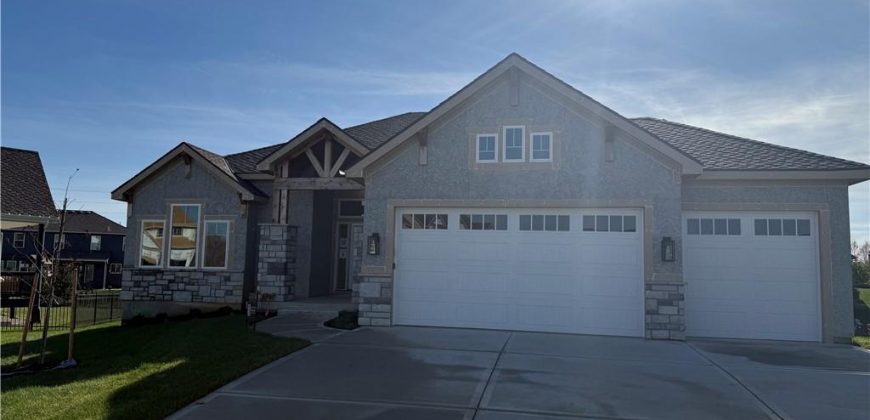 Homes for Sale in Riverside, MO 64150 | 4604 NW Luna Piena Way