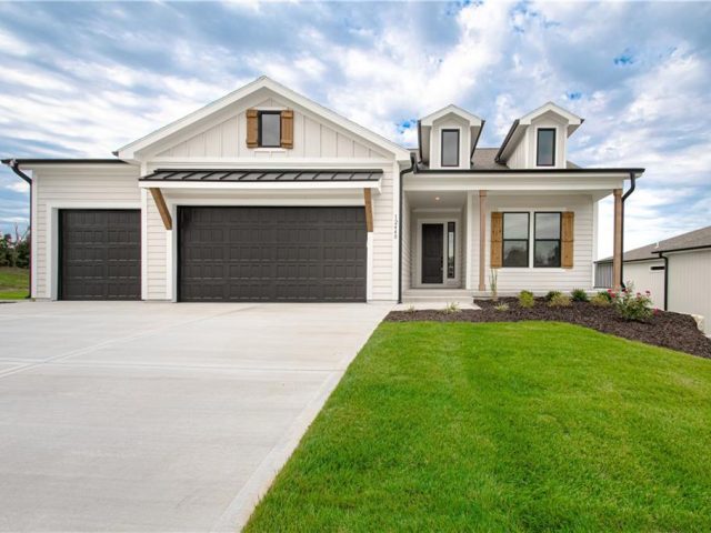 Homes for Sale in Platte City, MO 64079 | 12440 NW Appaloosa Street