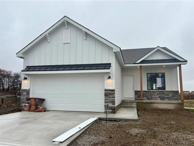 Homes for Sale in Kansas City, MO 64154 | 9637 N Colrain Avenue