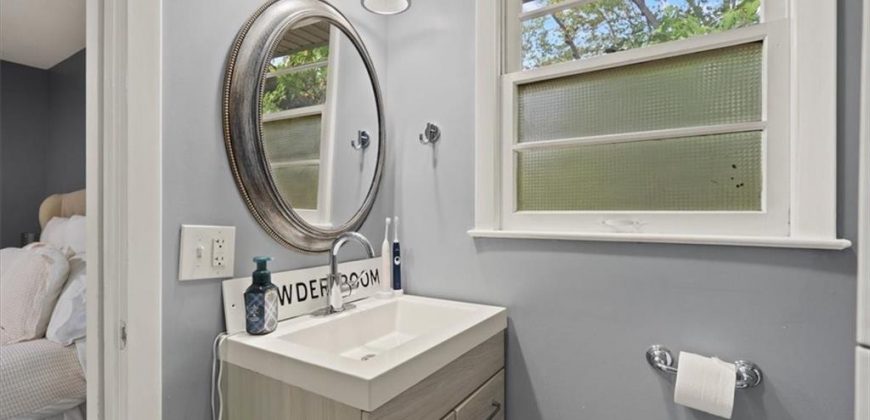 Homes for Sale in Gladstone, MO 64118 | 7104 N Baltimore Avenue