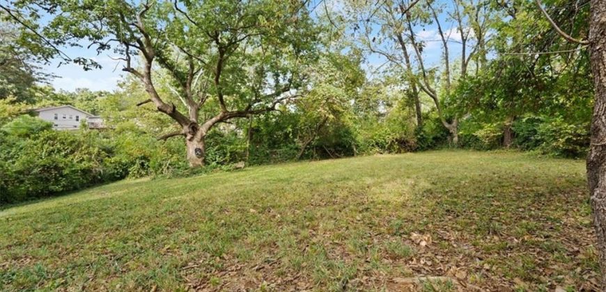 Homes for Sale in Gladstone, MO 64118 | 7104 N Baltimore Avenue