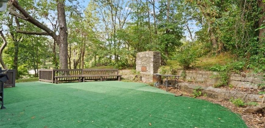 Homes for Sale in Gladstone, MO 64118 | 7104 N Baltimore Avenue