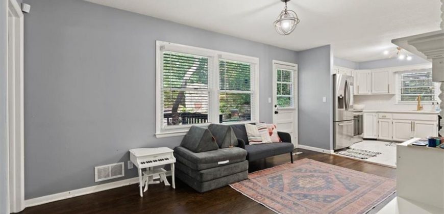 Homes for Sale in Gladstone, MO 64118 | 7104 N Baltimore Avenue