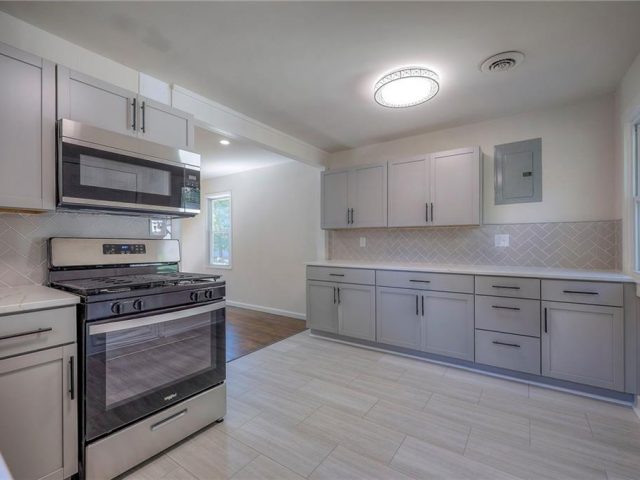 Homes for Sale in Kansas City, MO 64116 | 4011 NE Kelsey Road