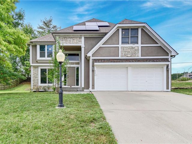 Homes for Sale in Kansas City, MO 64119 | 6700 N Charleston Drive