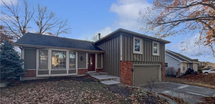 Homes for Sale in Kansas City, MO 64151 | 7821 N Overland Drive