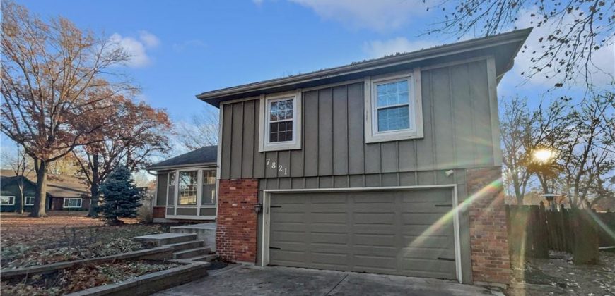 Homes for Sale in Kansas City, MO 64151 | 7821 N Overland Drive