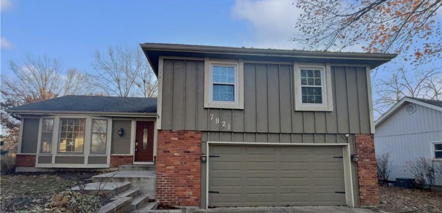 Homes for Sale in Kansas City, MO 64151 | 7821 N Overland Drive