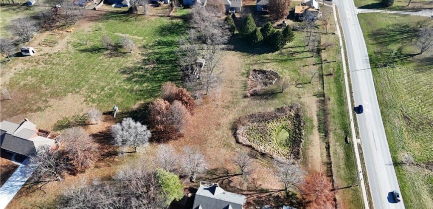 Homes for Sale in Kearney, MO 64060 | 1811  Paddock Drive