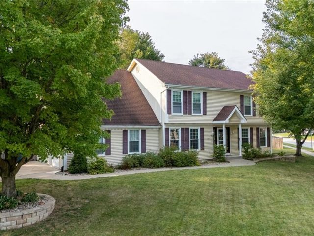 Homes for Sale in Liberty, MO 64068 | 1327  Easton Court