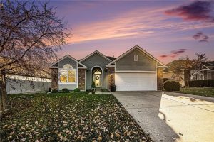 4407-NE-72nd-Terrace-mls-2589278-image-1