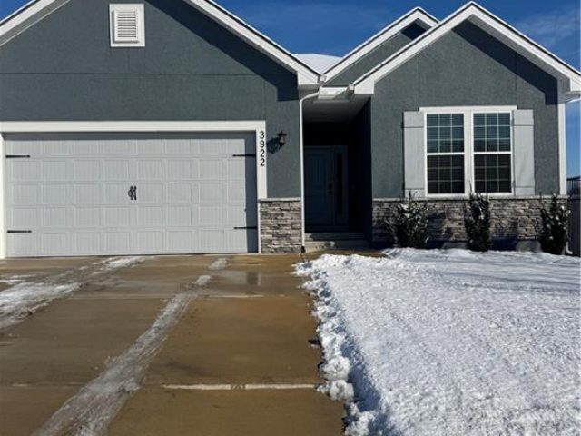 Homes for Sale in Kansas City, MO 64154 | 3922 NW 96th Street