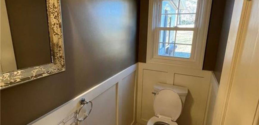 Homes for Sale in Kansas City, MO 64118 | 900 NE Barnes Avenue