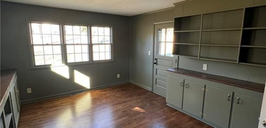 Homes for Sale in Kansas City, MO 64118 | 900 NE Barnes Avenue