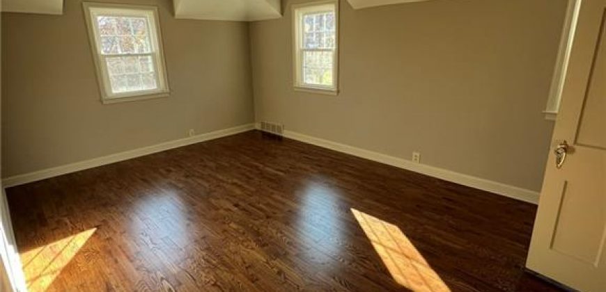 Homes for Sale in Kansas City, MO 64118 | 900 NE Barnes Avenue