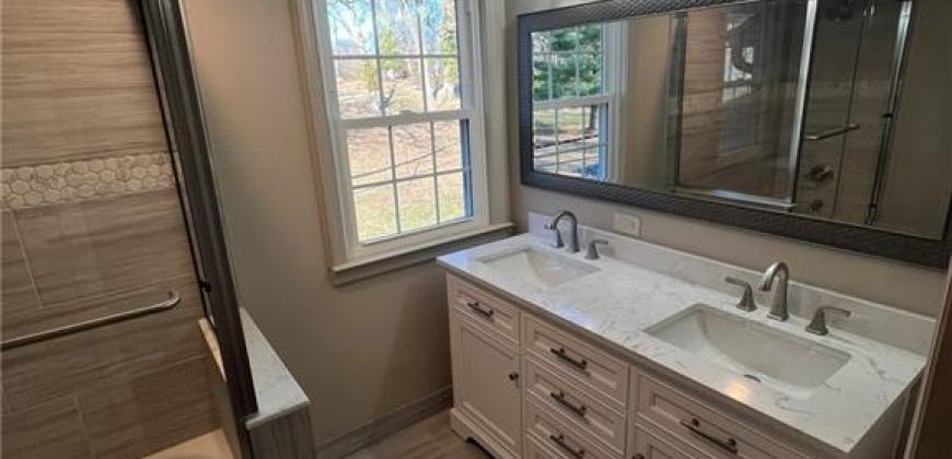 Homes for Sale in Kansas City, MO 64118 | 900 NE Barnes Avenue