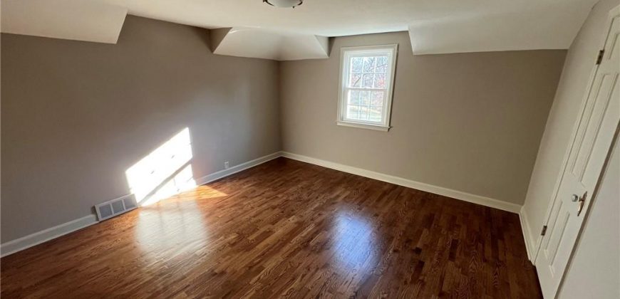 Homes for Sale in Kansas City, MO 64118 | 900 NE Barnes Avenue