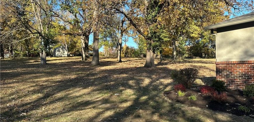 Homes for Sale in Kansas City, MO 64118 | 900 NE Barnes Avenue