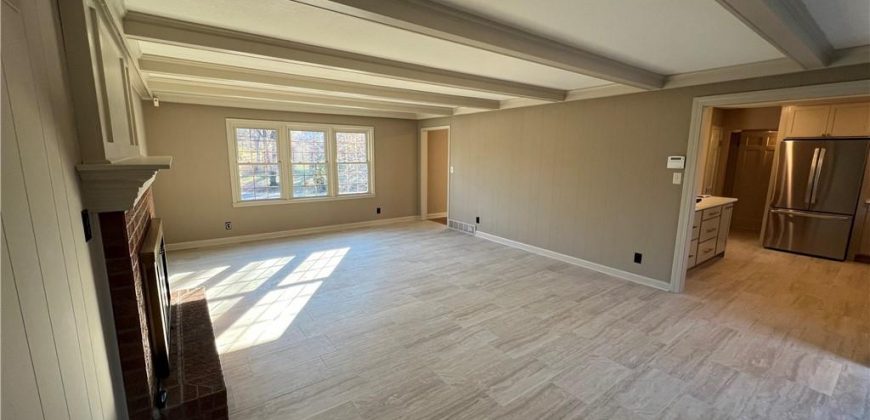 Homes for Sale in Kansas City, MO 64118 | 900 NE Barnes Avenue