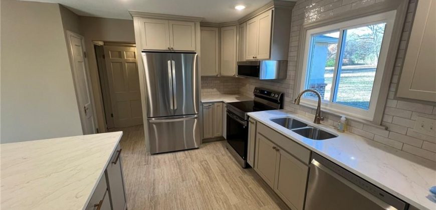 Homes for Sale in Kansas City, MO 64118 | 900 NE Barnes Avenue