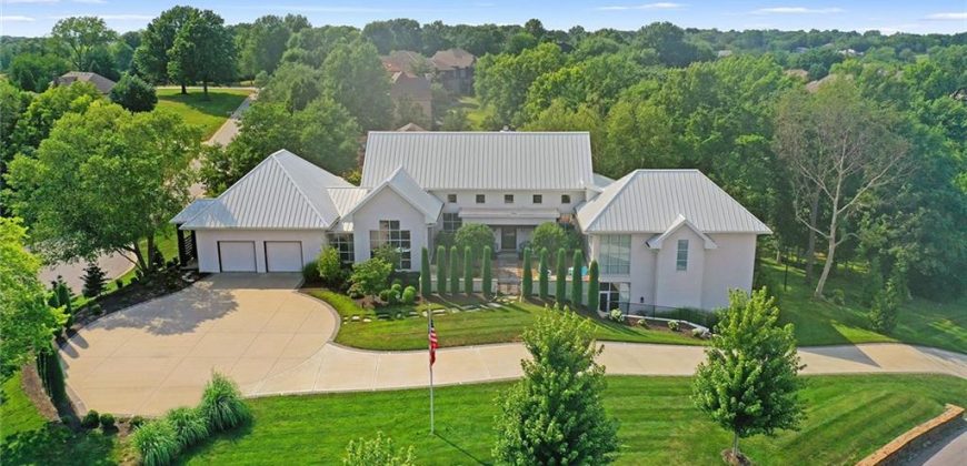 Homes for Sale in Parkville, MO 64152 | 6949  Watson’s Country Lane