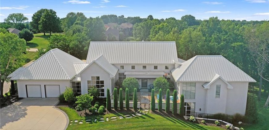 Homes for Sale in Parkville, MO 64152 | 6949  Watson’s Country Lane