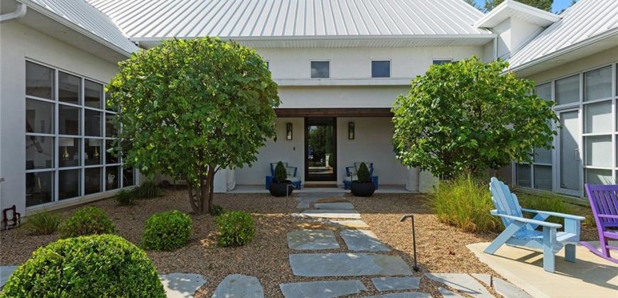 Homes for Sale in Parkville, MO 64152 | 6949  Watson’s Country Lane