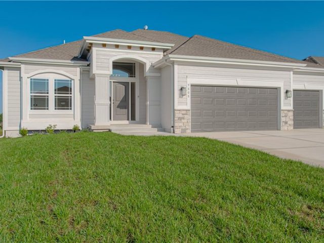 Homes for Sale in Kansas City, MO 64157 | 9808 N Laurel Avenue