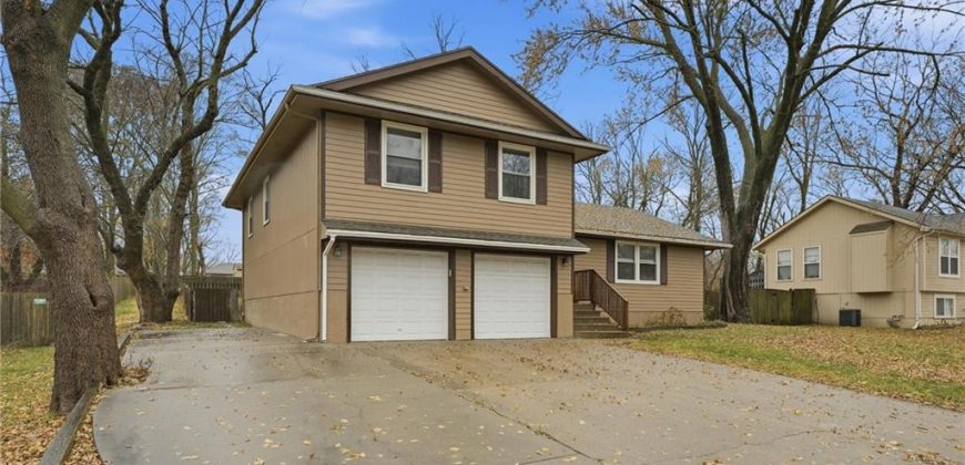 Homes for Sale in Kansas City, MO 64155 | 11018 N Kenwood Avenue