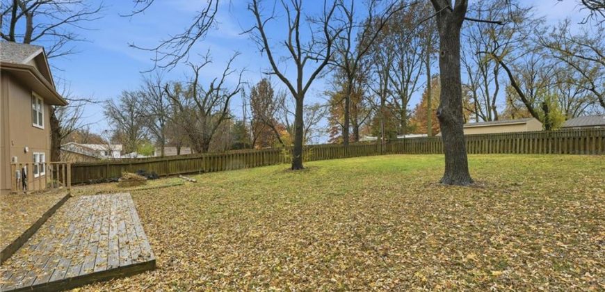 Homes for Sale in Kansas City, MO 64155 | 11018 N Kenwood Avenue