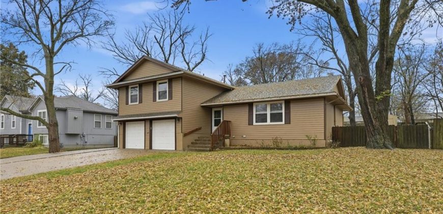 Homes for Sale in Kansas City, MO 64155 | 11018 N Kenwood Avenue