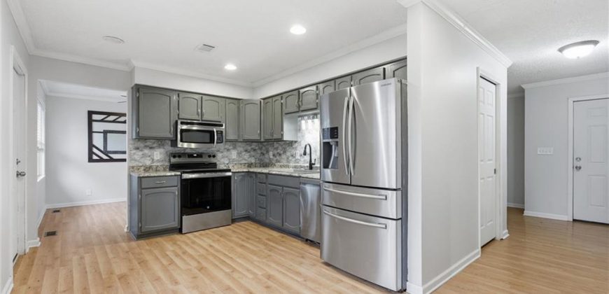 Homes for Sale in Kansas City, MO 64155 | 11018 N Kenwood Avenue