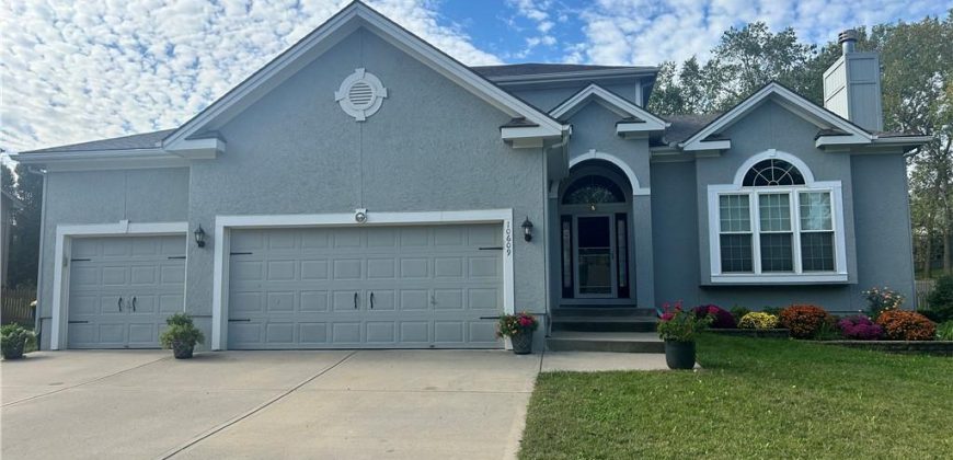 Homes for Sale in Kansas City, MO 64157 | 10609 NE 102nd Terrace