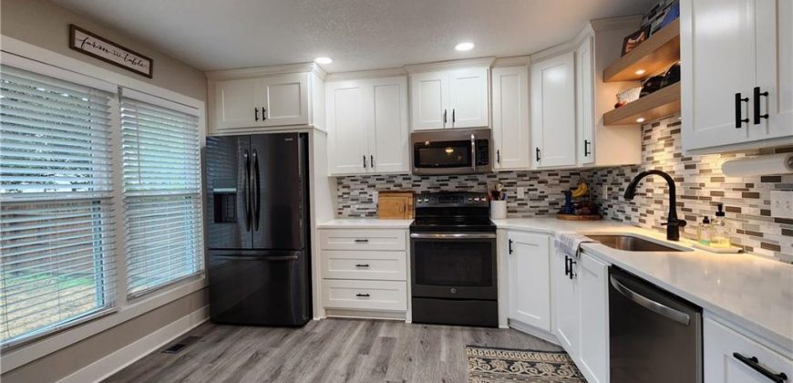 Homes for Sale in Excelsior Springs, MO 64024 | 812  Apple Blossom Street