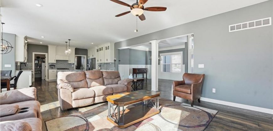 Homes for Sale in Parkville, MO 64152 | 5950  Thousand Oaks Drive