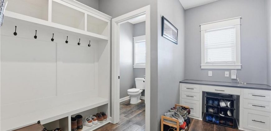 Homes for Sale in Parkville, MO 64152 | 5950  Thousand Oaks Drive